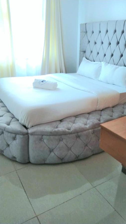Jacky'S Milimani Suites Nakuru Exteriör bild
